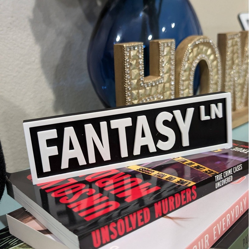 Bookshelf Sign – Fantasy Lane – Black