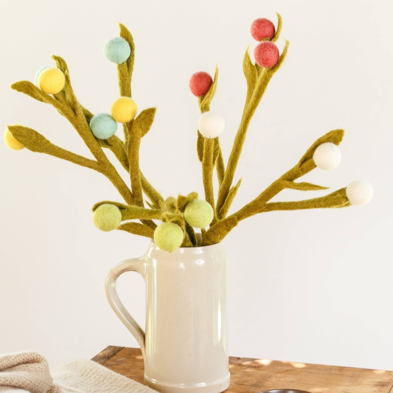 Felt Billy Buttons White