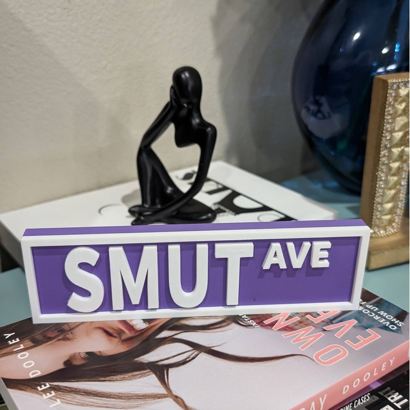 Bookshelf Sign – Smut Ave – Purple