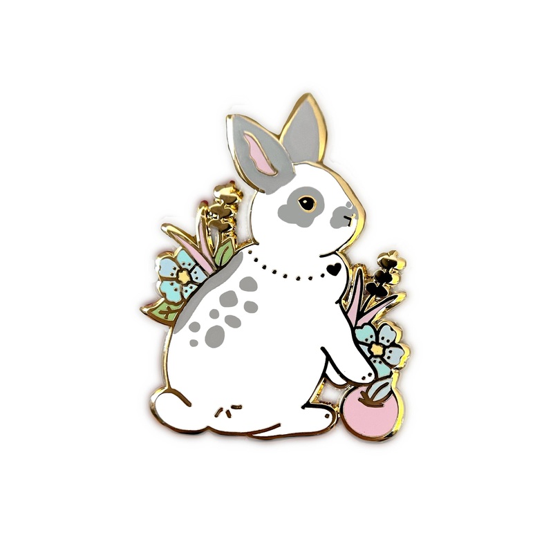 The Crowned Rabbit – Grey and White Rabbit Enamel Pin